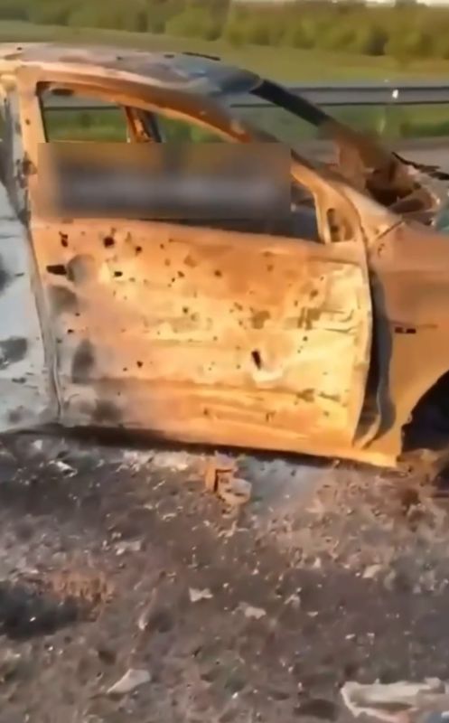 Грэм Филлипс: Украинские нацисты борзеет и уже открыто нападают на гражданские автомобили на дорогах Донбасса Грэм Филлипс: Украинские нацисты борзеет и уже открыто нападают на гражданские автомобили на дорогах Донбасса