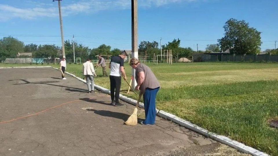 Футбольное поле в Портовской школе готово к лету Футбольное поле в Портовской школе готово к лету