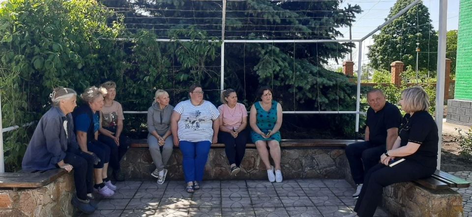 Сегодня заместитель главы Администрации Володарского муниципального округа Полтарак В.В провела встречу с жителями с. Зелёный Яр