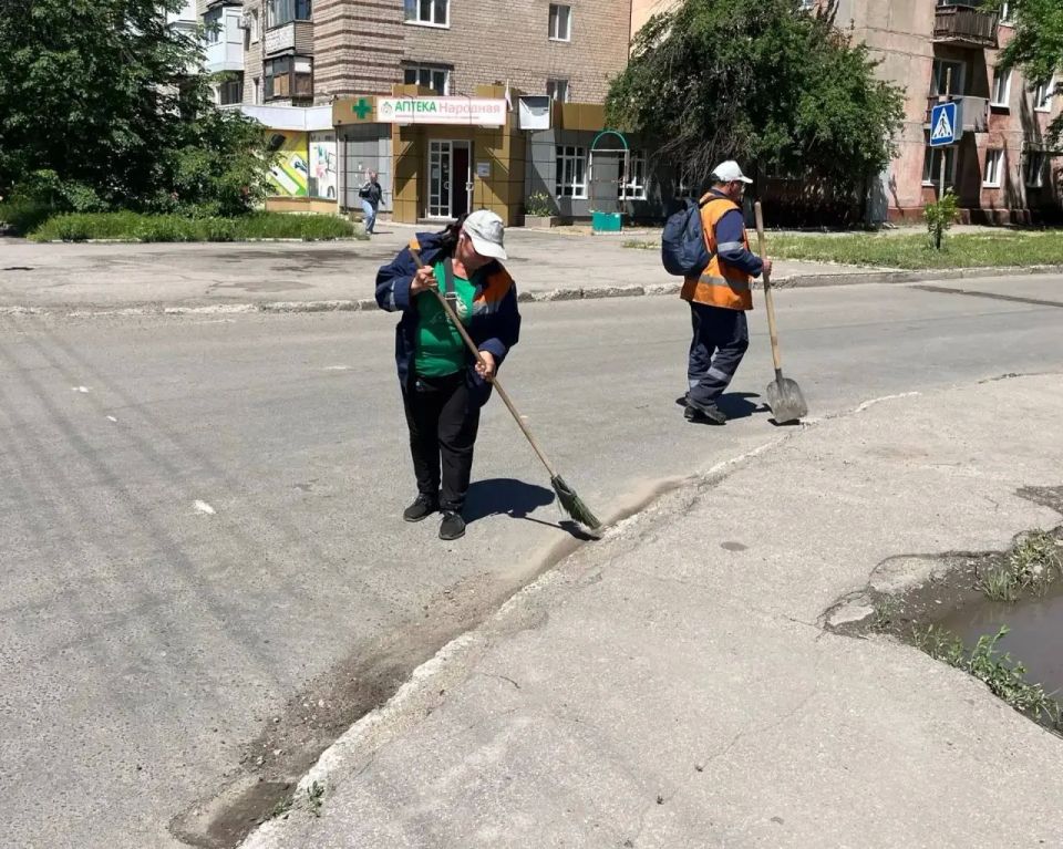 О работах МУП «Простор». Муниципальное унитарное предприятие «Простор» ежедневно выполняет все необходимые работы по содержанию городских улиц О работах МУП «Простор». Муниципальное унитарное предприятие «Простор» ежедневно выполняет все необходимые работы по содержанию городских улиц
