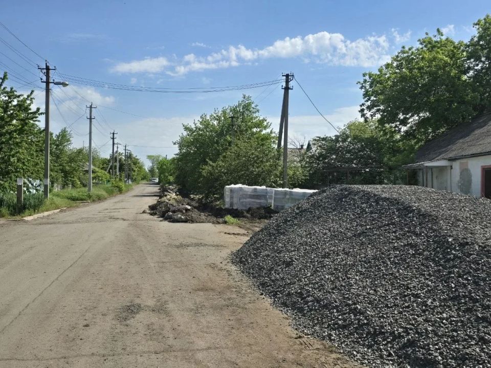 В Докучаевске приводят в порядок дороги и пешеходные зоны В Докучаевске приводят в порядок дороги и пешеходные зоны