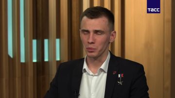 ВСУ в Мариуполе минировали технику и подходы к зданиям с жителям, рассказал в интервью ТАСС Герой России Владислав Головин