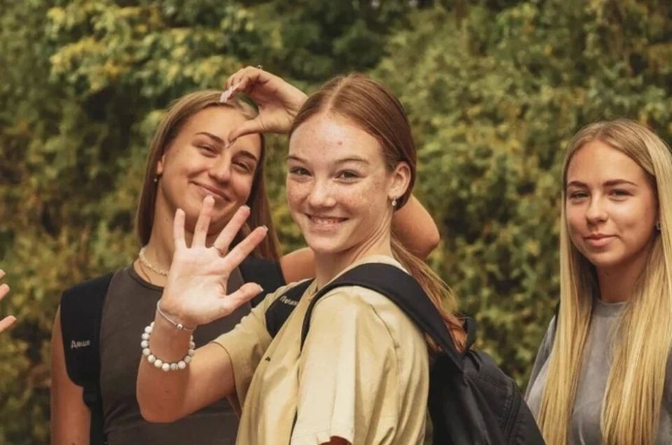 Любимое дело, карьера, семья: чего хотят современные подростки в России