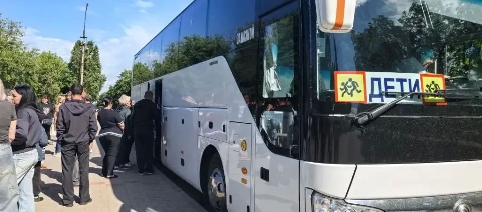 45 детей из Мангушского округа отправились на отдых в нижегородский «Город спорта» 45 детей из Мангушского округа отправились на отдых в нижегородский «Город спорта»