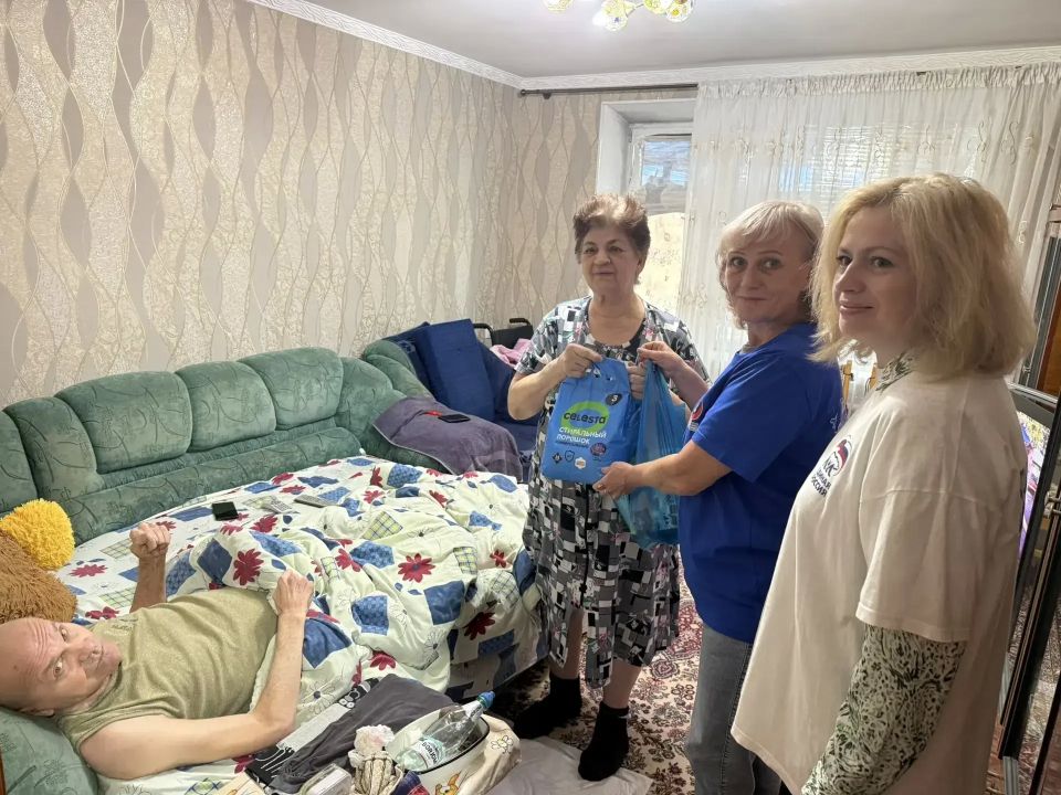 Сектор обеспечения деятельности комиссии по делам несовершеннолетних и защите их прав администрации городского округа Дебальцево приняли участие в акции «Маленькие добрые дела»