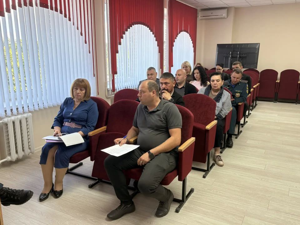 Сегодня первый заместитель главы администрации округа Юлия Рачек провела очередное заседание антитеррористической комиссии Ясиноватского муниципального округа Сегодня первый заместитель главы администрации округа Юлия Рачек провела очередное заседание антитеррористической комиссии Ясиноватского муниципального округа