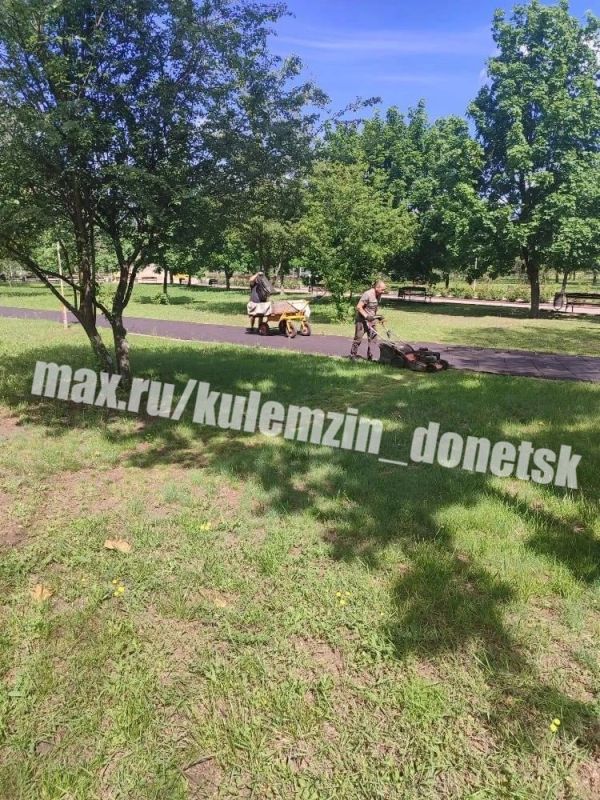 В преддверии прекрасного праздника – Дня защиты детей – сотрудники Дирекции парков продолжают активную работу по благоустройству зеленых пространств В преддверии прекрасного праздника – Дня защиты детей – сотрудники Дирекции парков продолжают активную работу по благоустройству зеленых пространств