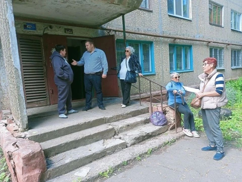 Иван Приходько: В Калининском районе Горловки продолжается проект «Управдом» Иван Приходько: В Калининском районе Горловки продолжается проект «Управдом»