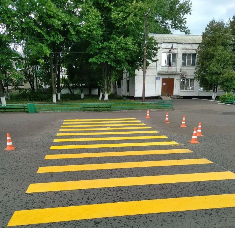 В Снежном продолжают обновлять дорожную инфраструктуру