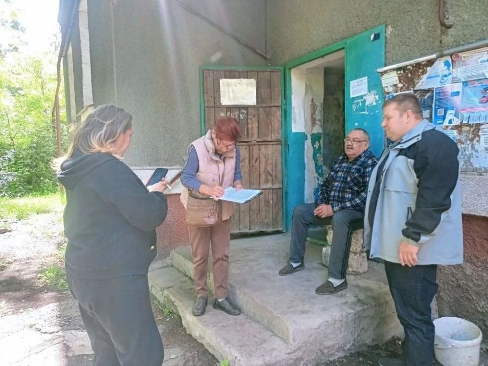 Иван Приходько: В Калининском районе Горловки продолжается проект «Управдом» Иван Приходько: В Калининском районе Горловки продолжается проект «Управдом»