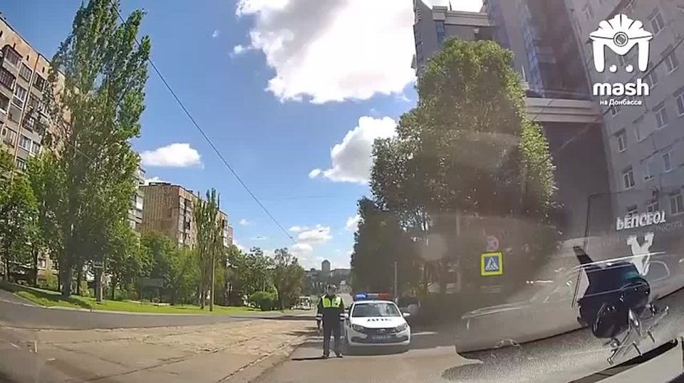 Движение перекрыли возле заправки на Дзержинского