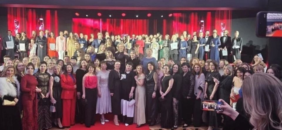 От разрушенных надежд до признания в Кремле От разрушенных надежд до признания в Кремле
