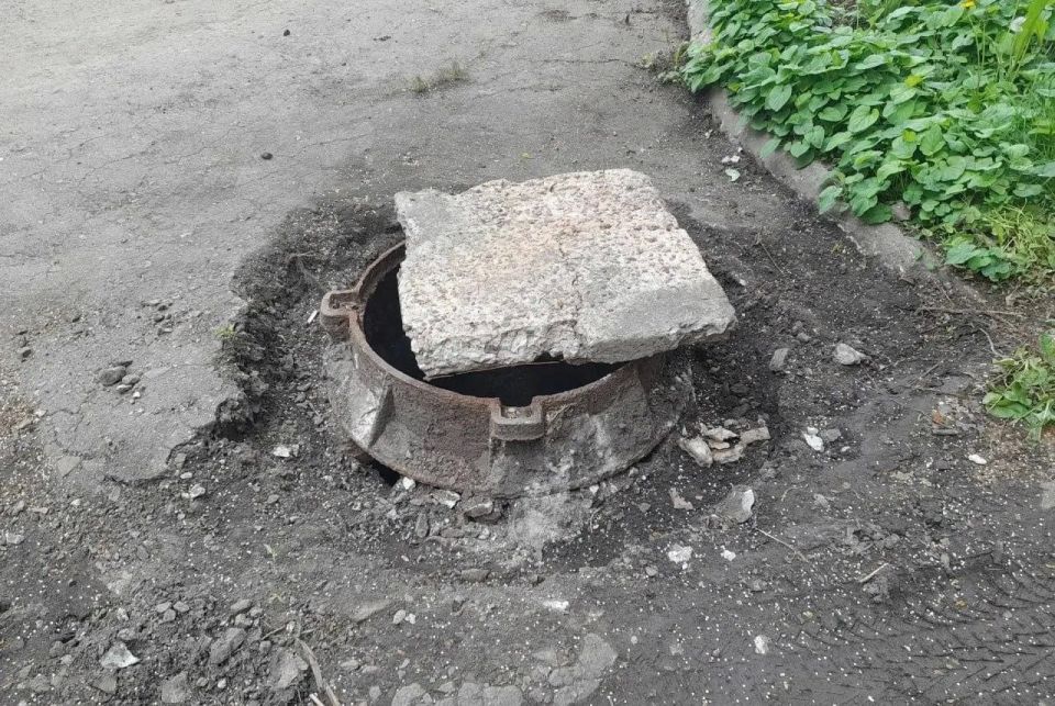 Хабаровский край провел новый этап ремонта многоквартирного дома в Дебальцево Хабаровский край провел новый этап ремонта многоквартирного дома в Дебальцево