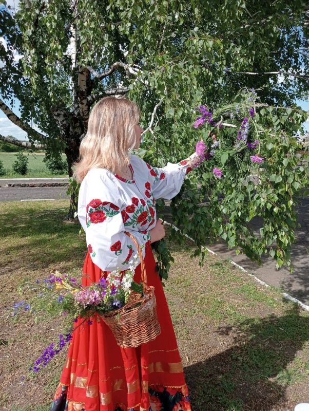 В Луковском СДК прошло мероприятие «Троица, Троица, земля травой покроется!» В Луковском СДК прошло мероприятие «Троица, Троица, земля травой покроется!»