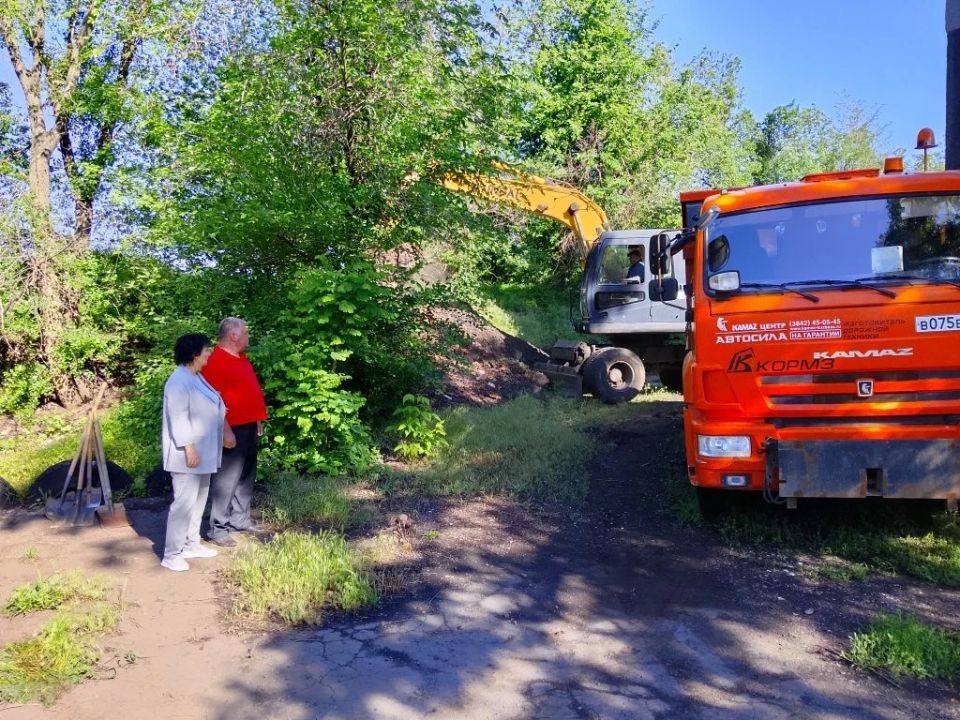 Председателем Макеевского городского совета Валентиной Харлашка и депутатом Макеевского городского совета Юрием Яретенко, в рамках акции «Маленькие добрые дела», оказано содействие МБУДО «Спортивная школа № 2 города... Председателем Макеевского городского совета Валентиной Харлашка и депутатом Макеевского городского совета Юрием Яретенко, в рамках акции «Маленькие добрые дела», оказано содействие МБУДО «Спортивная школа № 2 города...