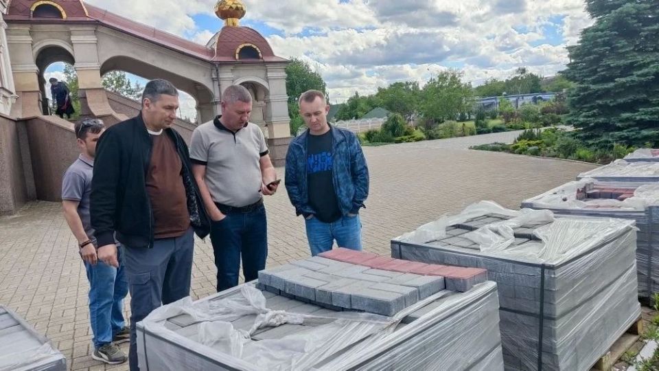 Сергей Лебедев проинспектировал ход реализации проекта по созданию Аллеи памяти Героев в Ждановке Сергей Лебедев проинспектировал ход реализации проекта по созданию Аллеи памяти Героев в Ждановке