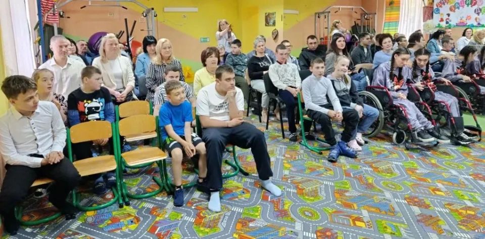 Наталья Бегуненко: Накануне Дня защиты детей в рамках партийного проекта Единой России «Единая страна – доступная среда» прошло развлекательное мероприятие в ГБУ «Центр социальной реабилитации для инвалидов и детей-инвалидов... Наталья Бегуненко: Накануне Дня защиты детей в рамках партийного проекта Единой России «Единая страна – доступная среда» прошло развлекательное мероприятие в ГБУ «Центр социальной реабилитации для инвалидов и детей-инвалидов...