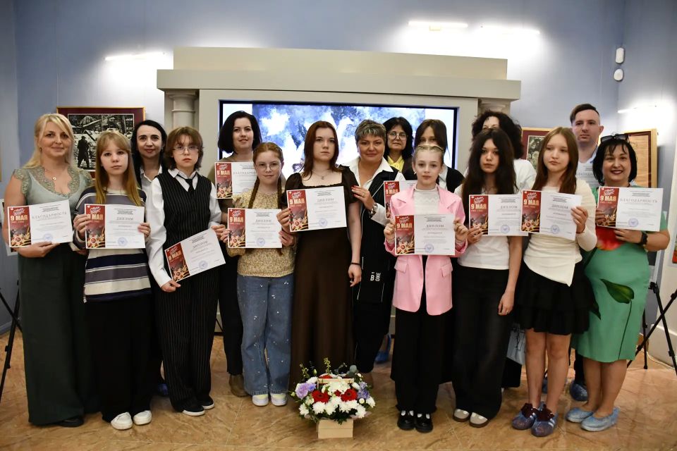 ПОБЕДИТЕЛЕЙ РЕСПУБЛИКАНСКОГО КОНКУРСА ДЕТСКОГО РИСУНКА «НАМ ЭТОТ МИР ЗАВЕЩАНО БЕРЕЧЬ» ПОЗДРАВИЛИ В ДОНЕЦКОМ РЕСПУБЛИКАНСКОМ ХУДОЖЕСТВЕННОМ МУЗЕЕ ПОБЕДИТЕЛЕЙ РЕСПУБЛИКАНСКОГО КОНКУРСА ДЕТСКОГО РИСУНКА «НАМ ЭТОТ МИР ЗАВЕЩАНО БЕРЕЧЬ» ПОЗДРАВИЛИ В ДОНЕЦКОМ РЕСПУБЛИКАНСКОМ ХУДОЖЕСТВЕННОМ МУЗЕЕ