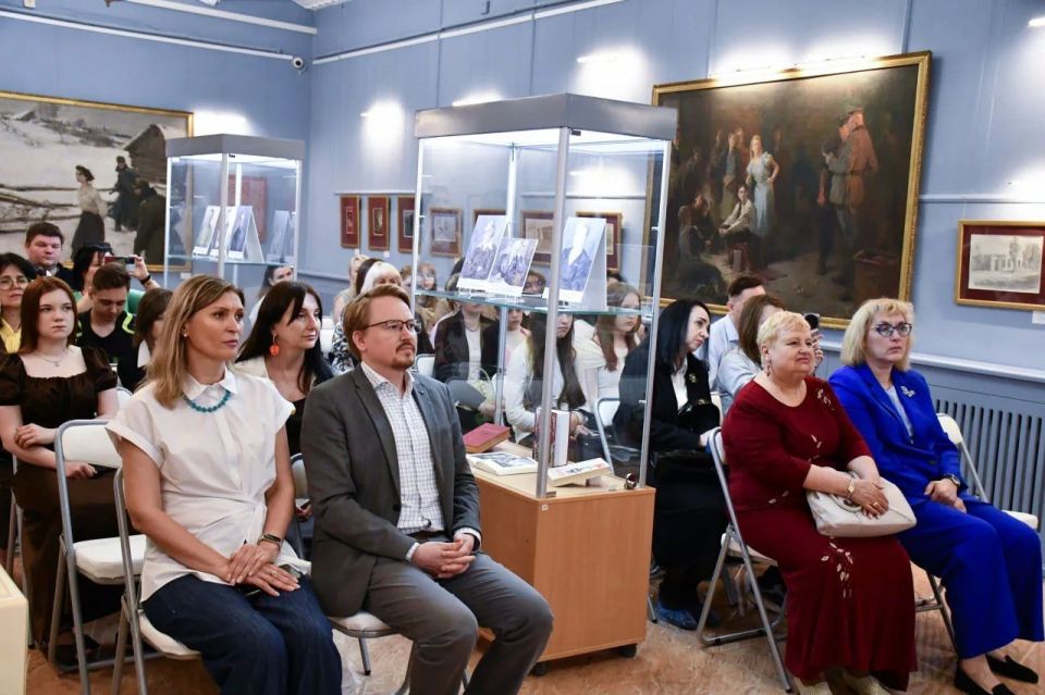 Нам этот мир завещано беречь Нам этот мир завещано беречь