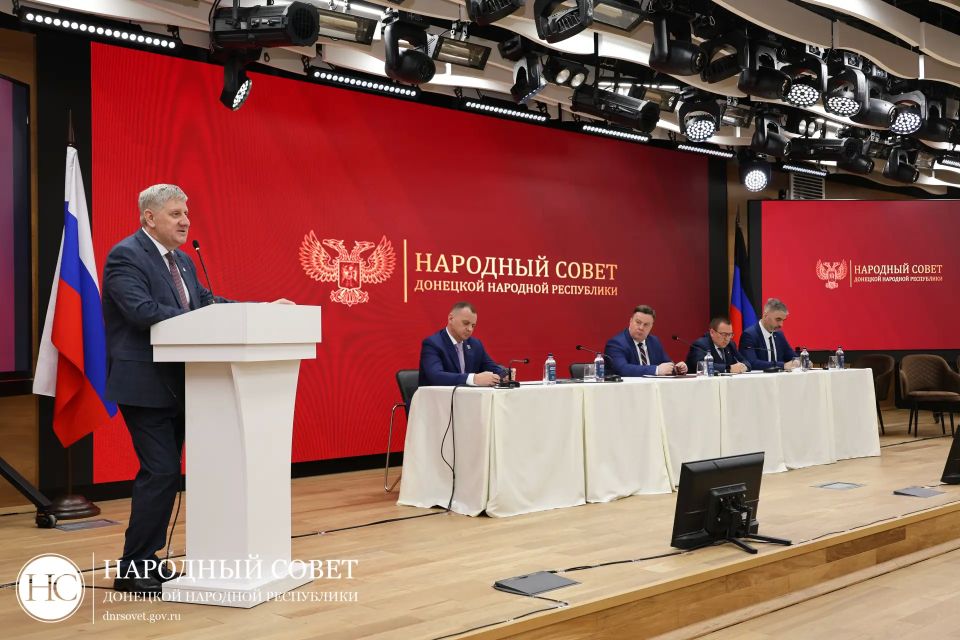 Константин Кузьмин: Вместе с коллегами заслушали отчет Правительства ДНР за 2025 год Константин Кузьмин: Вместе с коллегами заслушали отчет Правительства ДНР за 2025 год
