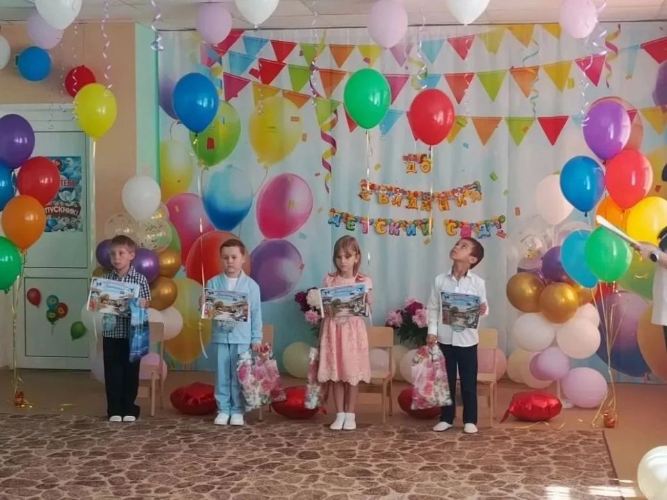Праздник в «Ласточке»: в добрый путь, наши выпускники! Праздник в «Ласточке»: в добрый путь, наши выпускники!
