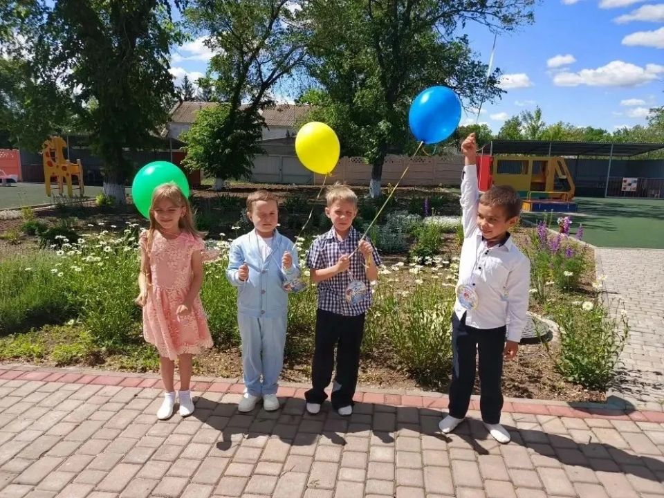 Праздник в «Ласточке»: в добрый путь, наши выпускники! Праздник в «Ласточке»: в добрый путь, наши выпускники!