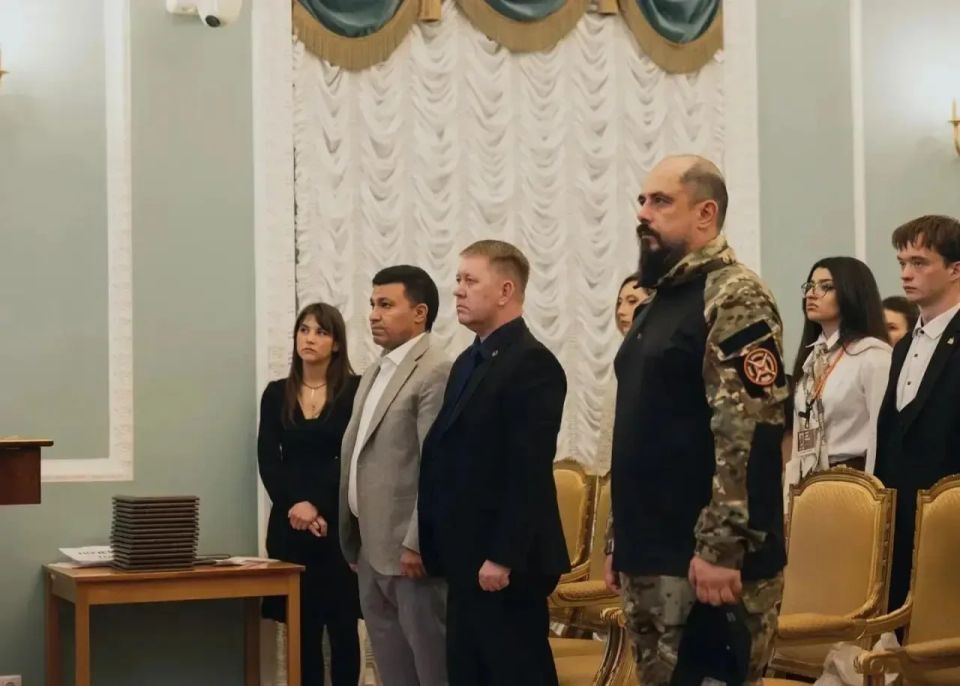 Александр Волошин: Завершился первый этап проекта «ДОНСПБ» - молодёжного интеграционного штаба и кадрового резерва для исторических регионов Александр Волошин: Завершился первый этап проекта «ДОНСПБ» - молодёжного интеграционного штаба и кадрового резерва для исторических регионов