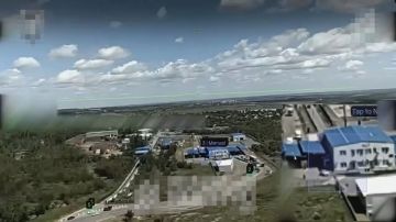 Дроны-камикадзе Hornet долетают до АПП Изварино (Донецк) на административной границе ЛНР и Ростовской области, находящейся более чем в 160 км от линии фронта