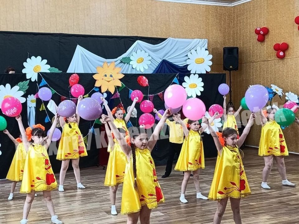 Сегодня в стенах Дворца культуры «Смолянка» состоялся праздник танца и веселья «Детский день календаря» Сегодня в стенах Дворца культуры «Смолянка» состоялся праздник танца и веселья «Детский день календаря»