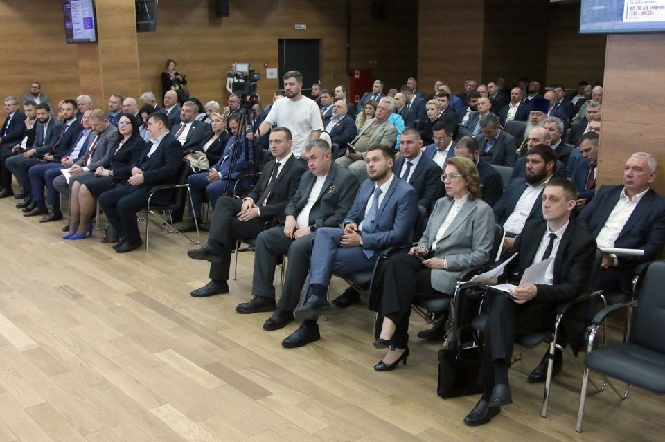 Принял участие в стратегической сессии «Итоги работы Правительства ДНР в 2025 году. Стратегические приоритеты развития региона до 2030 года» Принял участие в стратегической сессии «Итоги работы Правительства ДНР в 2025 году. Стратегические приоритеты развития региона до 2030 года»
