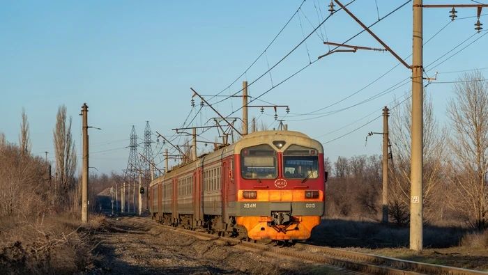 По техническим причинам начиная с 30.05.2026 и до отмены изменяется расписание и ограничивается маршрут следования пригородным поездам до ст. Лобовские Копи: