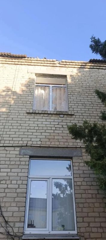 В День защиты детей ВСУ нанесли удар по начальной школе в запорожской Васильевке — кровля здания повреждена, жертв среди мирного населения нет, сообщил губернатор Балицкий В День защиты детей ВСУ нанесли удар по начальной школе в запорожской Васильевке — кровля здания повреждена, жертв среди мирного населения нет, сообщил губернатор Балицкий
