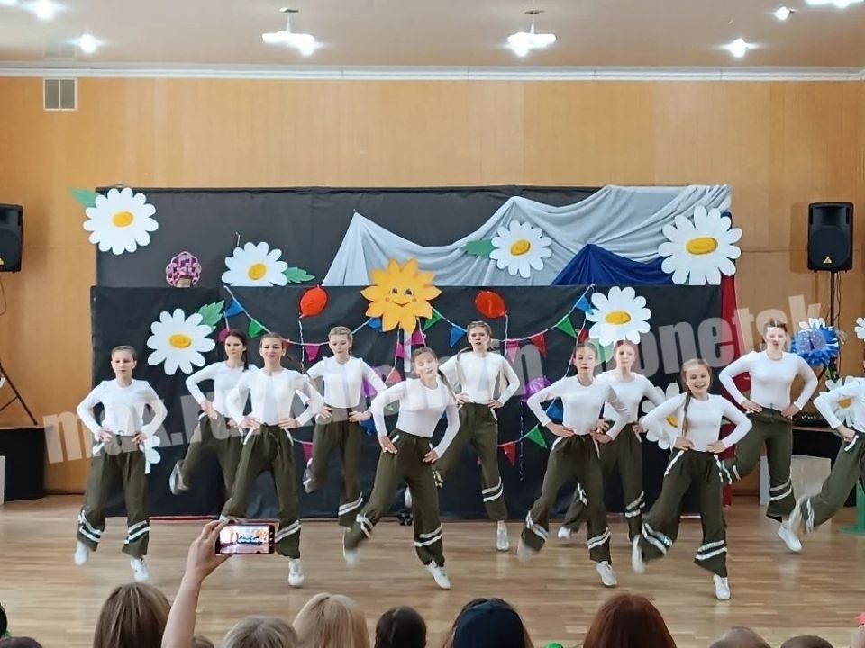 Сегодня в стенах Дворца культуры «Смолянка» состоялся праздник танца и веселья «Детский день календаря»