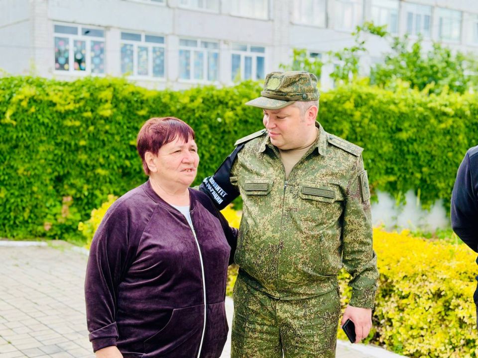 Александр Волошин: В День защиты детей вместе с друзьями и коллегами организовали праздник для самых маленьких жителей Донецкой Народной Республики Александр Волошин: В День защиты детей вместе с друзьями и коллегами организовали праздник для самых маленьких жителей Донецкой Народной Республики