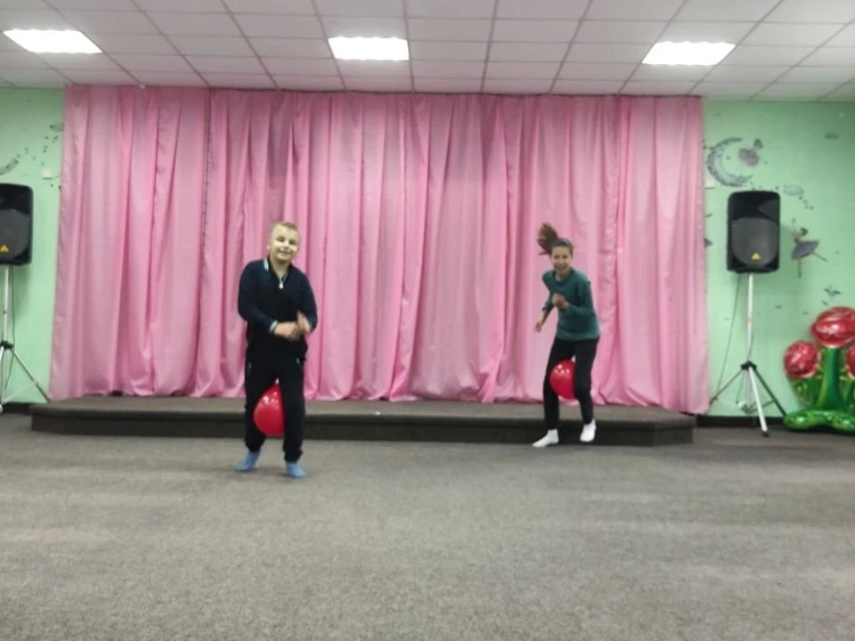 Ключ от лета. В клубе пгт Карло-Марксово прошла детская игровая программа «Игрополис», приуроченная ко Дню защиты детей Ключ от лета. В клубе пгт Карло-Марксово прошла детская игровая программа «Игрополис», приуроченная ко Дню защиты детей