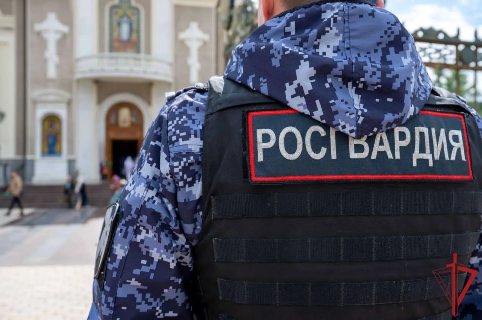 Росгвардейцы приняли участие в обеспечении общественной безопасности в период празднования Троицы на территории ДНР Росгвардейцы приняли участие в обеспечении общественной безопасности в период празднования Троицы на территории ДНР