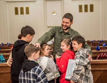Александр Волошин: С Днём защиты детей!. Наши дети - будущее России