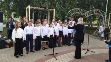 Вчера, 1 июня, на бульваре им. Шевченко прохододила веслая, зажигательная концертно-игровая программа, посвящённая Международному дню защиты детей