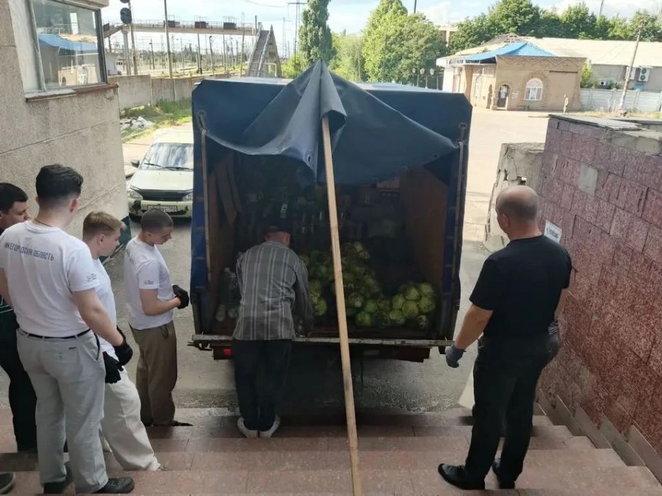 Денис Зубов: Помощь Иловайску. В рамках проекта «Мы Вместе» Всероссийской политической партии Единая Россия, при поддержки администрации городского округа Иловайск оказана адресная помощь от волонтерской группы «От сердца к... Денис Зубов: Помощь Иловайску. В рамках проекта «Мы Вместе» Всероссийской политической партии Единая Россия, при поддержки администрации городского округа Иловайск оказана адресная помощь от волонтерской группы «От сердца к...
