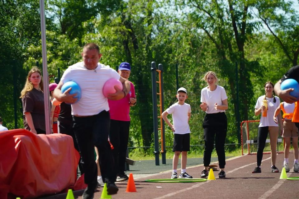 #МамаПапаЯ #СпортДляВсех. В Мариуполе состоялся городской этап Республиканского спортивного мероприятия "Мама, папа, я - спортивная семья" #МамаПапаЯ #СпортДляВсех. В Мариуполе состоялся городской этап Республиканского спортивного мероприятия "Мама, папа, я - спортивная семья"