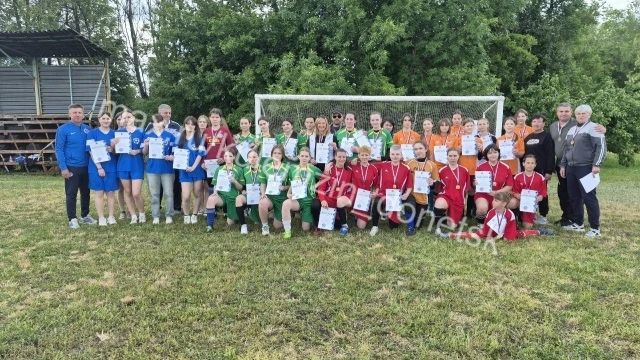 1 июня в Донецке на спортивной базе Спортивной школы олимпийского резерва №15 «Дончанка» состоялось Открытое первенство г.о. Донецк по футболу среди девушек, посвященное Дню защиты детей 1 июня в Донецке на спортивной базе Спортивной школы олимпийского резерва №15 «Дончанка» состоялось Открытое первенство г.о. Донецк по футболу среди девушек, посвященное Дню защиты детей