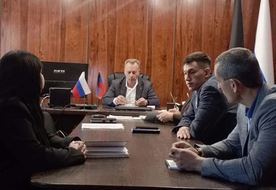 Сегодня провел еженедельное аппаратное совещание