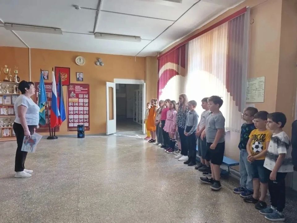 Сегодня, 2 июня, для юных жителей Мангушского муниципального округа начались долгожданные летние каникулы, и начались они с приятных и полезных событий Сегодня, 2 июня, для юных жителей Мангушского муниципального округа начались долгожданные летние каникулы, и начались они с приятных и полезных событий