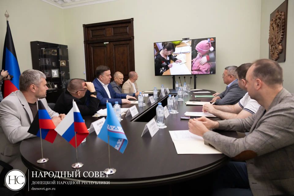 Константин Кузьмин: Донецкую Народную Республику посетила делегация Ямала! Константин Кузьмин: Донецкую Народную Республику посетила делегация Ямала!