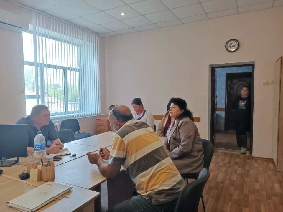 Сегодня заместитель главы Администрации Володарского муниципального округа Кочубей В.В. провёл встречу с жителями с. Кальчик