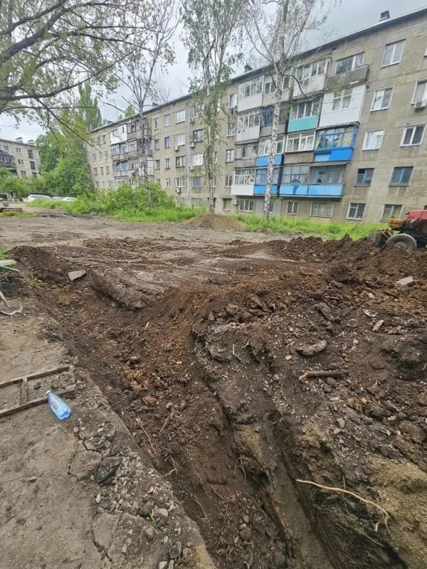 Самарцы отремонтировали водоотведение в Снежном Самарцы отремонтировали водоотведение в Снежном