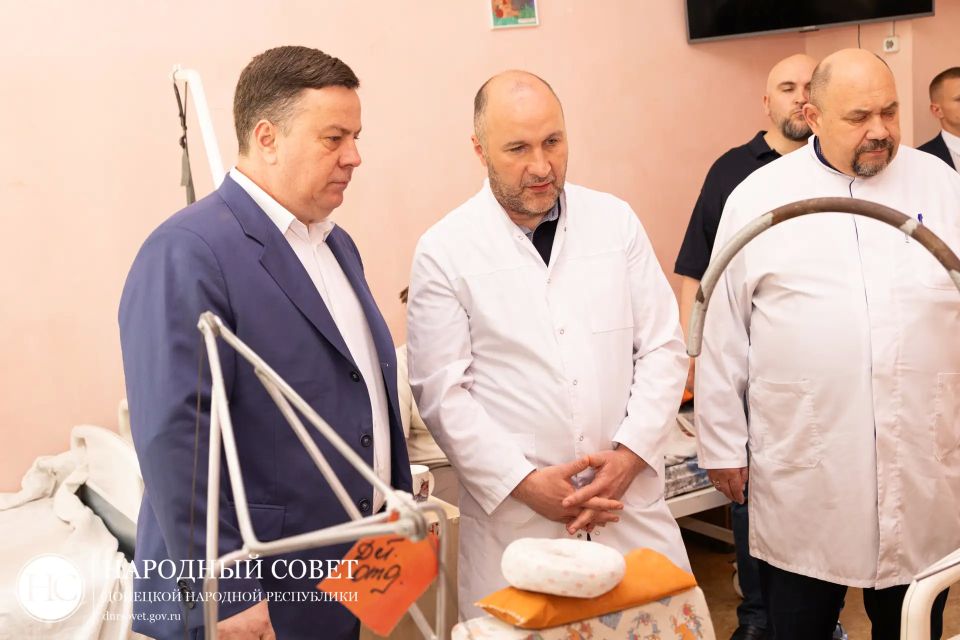 Константин Кузьмин: К Международному дню защиты детей посетил маленьких пациентов донецкой травмбольницы Константин Кузьмин: К Международному дню защиты детей посетил маленьких пациентов донецкой травмбольницы