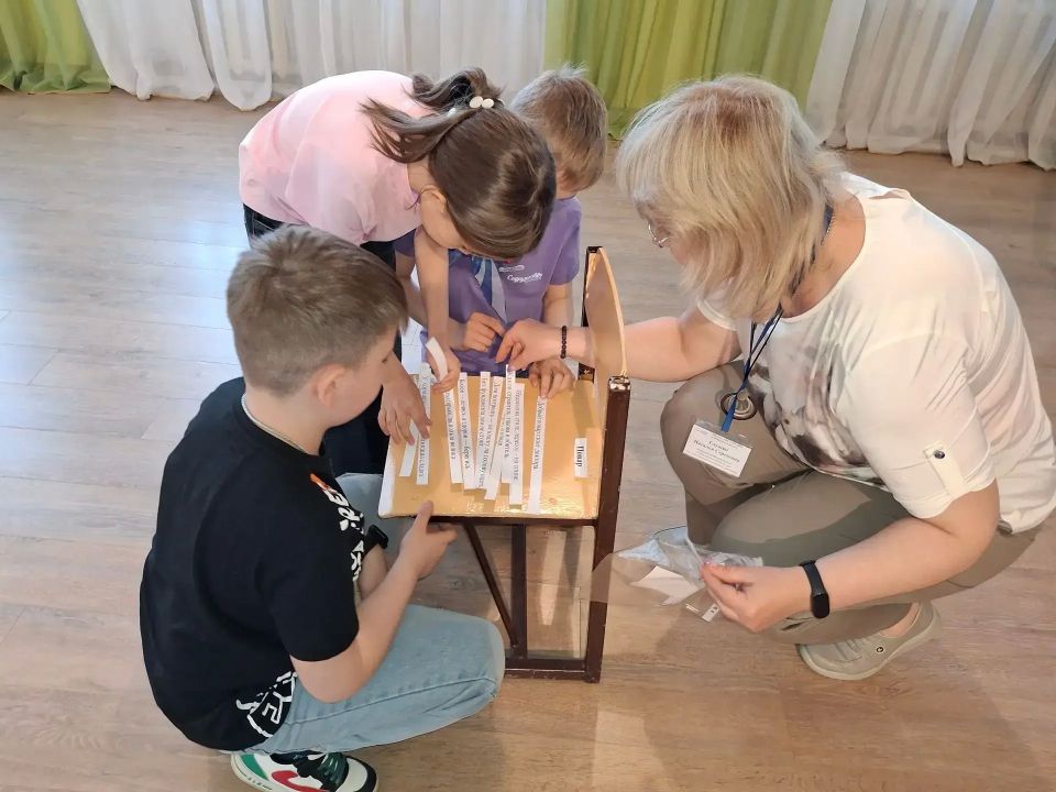 Сегодня, 3 июня, специалисты центра занятости провели профориентационное мероприятие «Старт в профессию: мечтай, пробуй, выбирай», приуроченное к Международному дню защиты детей, для 30 детей из пришкольного лагеря школы № 1... Сегодня, 3 июня, специалисты центра занятости провели профориентационное мероприятие «Старт в профессию: мечтай, пробуй, выбирай», приуроченное к Международному дню защиты детей, для 30 детей из пришкольного лагеря школы № 1...