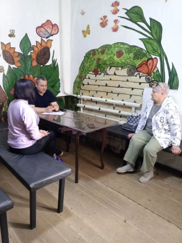 Встреча с населением. Во исполнение поручения Главы Донецкой Народной Республики Дениса Пушилина депутат Торезского городского совета Игорь Шинкарев провел встречу с населением