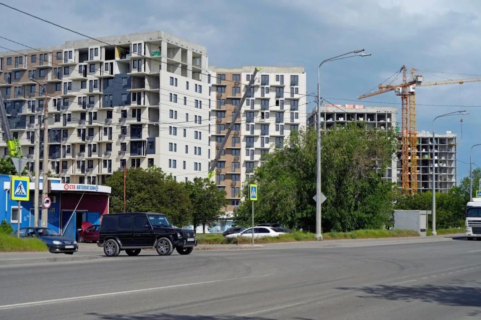«Кленовая аллея»: в Мариуполе завершается возведение крупного жилого комплекса «Кленовая аллея»: в Мариуполе завершается возведение крупного жилого комплекса